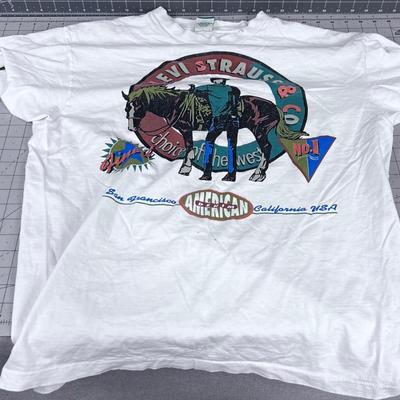 VINTAGE 1980's LEVI'S T-Shirt 
