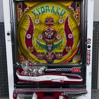 Pachinko -KYORAKU Machine 