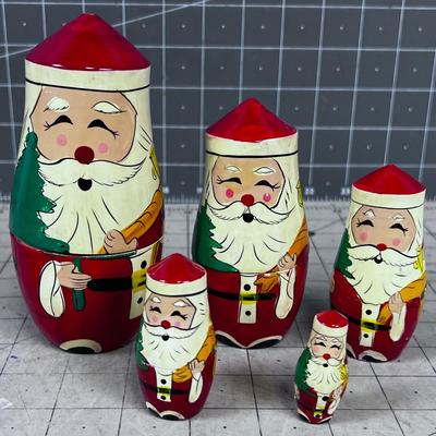 Nesting Santa Claus Dolls (5) 