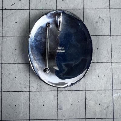 925 Silver Indonesia Mother of Pearl oval Pin
