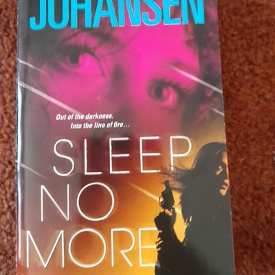 Assortment of softback books - Iris Johansen