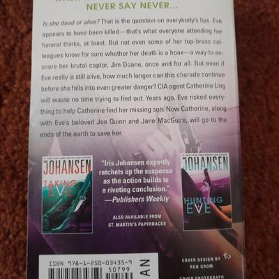 Assortment of softback books - Iris Johansen