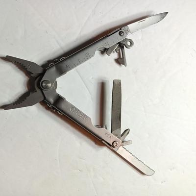 Gerber multi tool with belt case