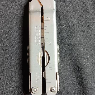 Gerber multi tool with belt case