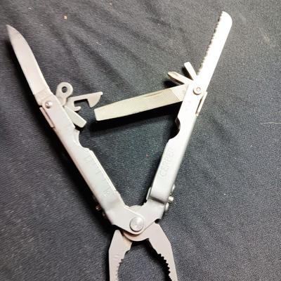 Gerber multi tool with belt case