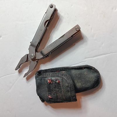 Gerber multi tool with belt case