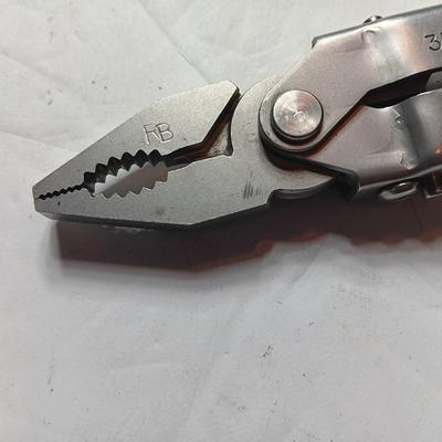 Gerber multi tool with belt case