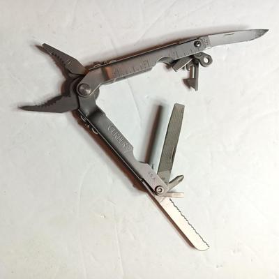 Gerber multi tool with belt case