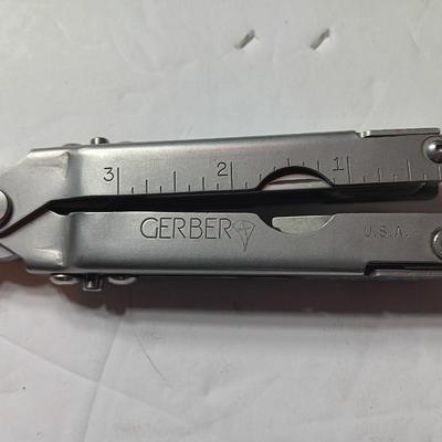 Gerber multi tool with belt case