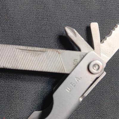 Gerber multi tool with belt case