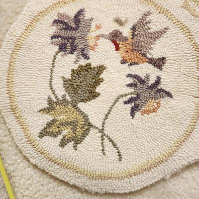 Small Rug with Hummingbirds 33x22