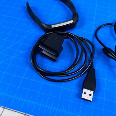 FITBIT ALTA with Charger and Charging Cables 