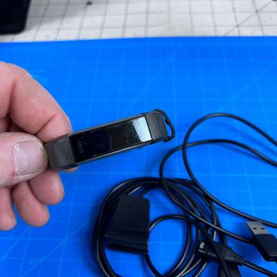 FITBIT ALTA with Charger and Charging Cables 