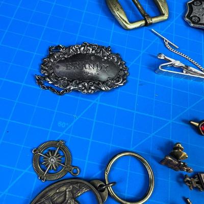 Mixed Bunch of Men's Jewelry: Tie Clips, Cuff Links, Key Chains Etc.