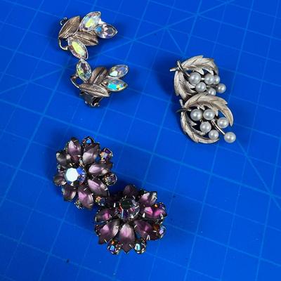 Gold Tone Rhinestone Earrings, COLLECTIBLE Signed, Clip ons