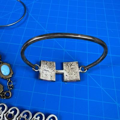 4 VINTAGE Bracelets 