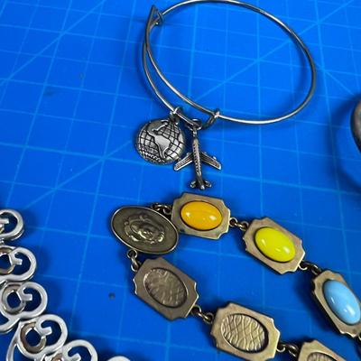 4 VINTAGE Bracelets 