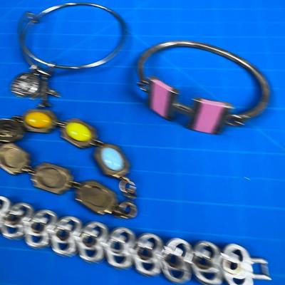 4 VINTAGE Bracelets 