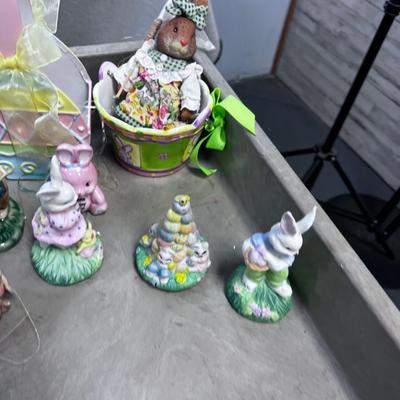 EASTER VILLAGE 