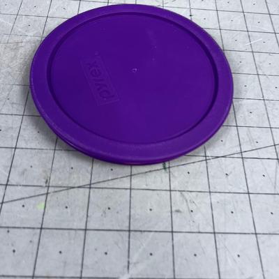 Nested Pyrex Set with 2 lids 