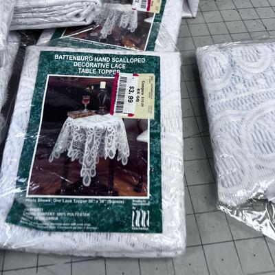 Table Clothes and Curtains, Lacey! NEW 