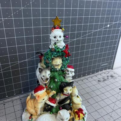 Kitty Cat Christmas Tree. 