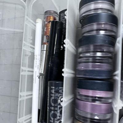 Lots of new Make Ups BARE MINERALS Eyeshadows plus