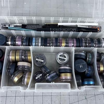 Lots of new Make Ups BARE MINERALS Eyeshadows plus