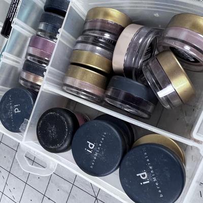Lots of new Make Ups BARE MINERALS Eyeshadows plus