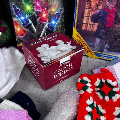 LARGE LOT OF CHRISTMAS STUFF