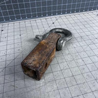 Receiver Hitch with Shackle 