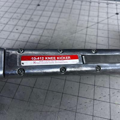 Carpet Knee Kicker