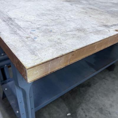 Metal leg work bench 