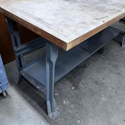 Metal leg work bench 