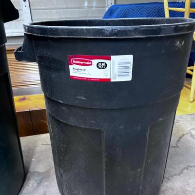 2 Rubber Maid Garbage Cans Rubber