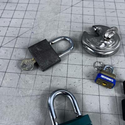 Assorted Pad Locks with Keys (5) 