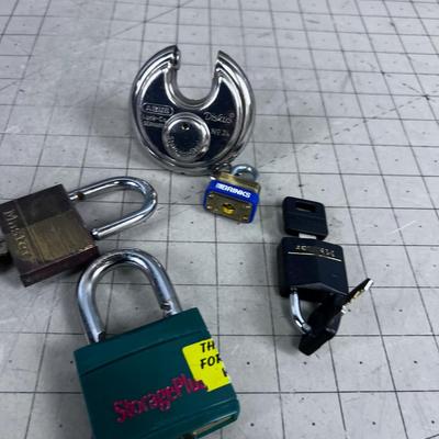 Assorted Pad Locks with Keys (5) 