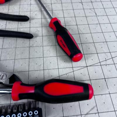 Plyers, Side Cutters and Screw Drivers: Hand Tools