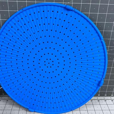 2 Like New Silicon Splash Guards BLUE