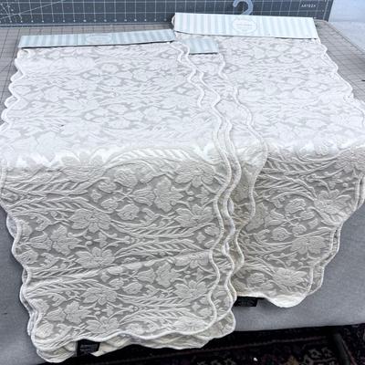 3 set of 2 Each NEW Clean Table Runners 