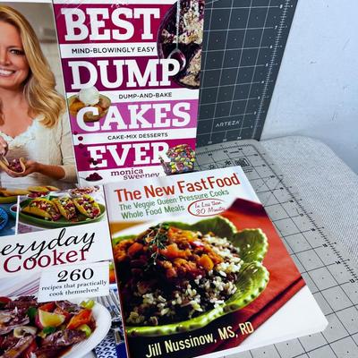 8 Like NEW COOK BOOKS 