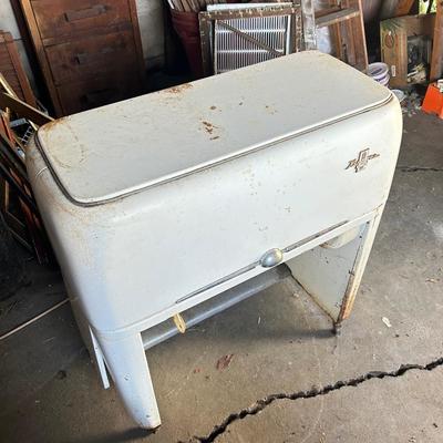 VINTAGE KENMORE PRESS IRONER MODEL 100-503630, 110 VOLTS, 15 AMPS, 60 HZ