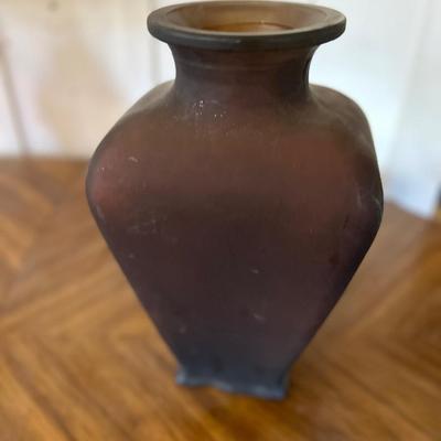 Large brown glass vase with gold guilt - estate fresh