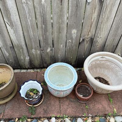 Five Outdoor Plant Pots (5)