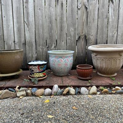 Five Outdoor Plant Pots (5)