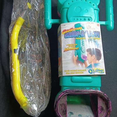Kids toy Geo Safari telescoping periscope with a oceanic snorkel