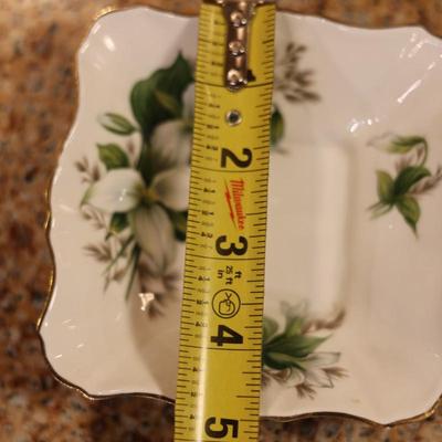 Royal Albert Trillium Two Small Dishes