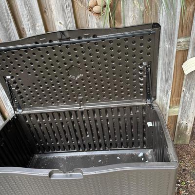 Large Suncast Storage Bin