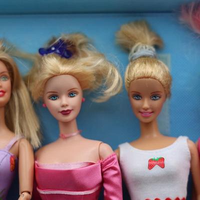 Barbie Dolls & Rolling Carrying Case