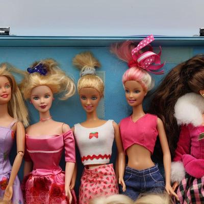 Barbie Dolls & Rolling Carrying Case